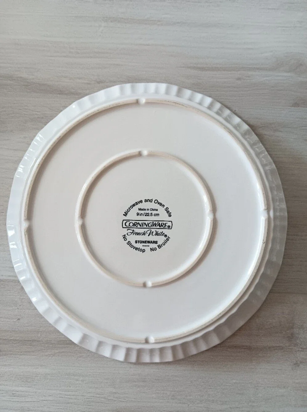 CorningWare Stoneware Baking Dish Serveware Fluted Pie Pan French White 9